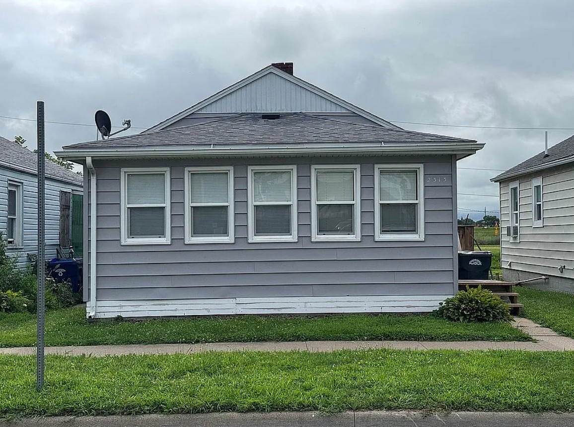 2 Bedroom House For Sale By Owner in Clinton, IA