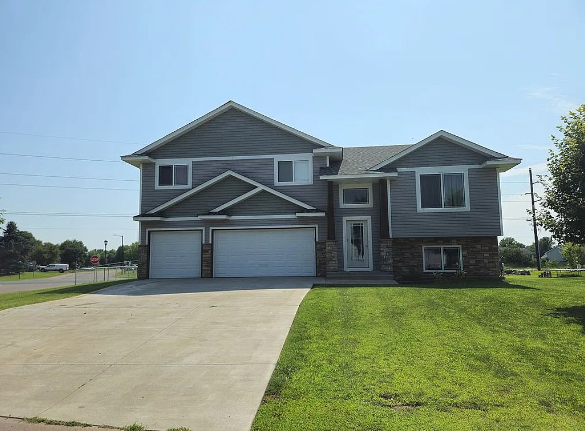 3 Bedroom House For Sale By Owner in Shafer, MN 