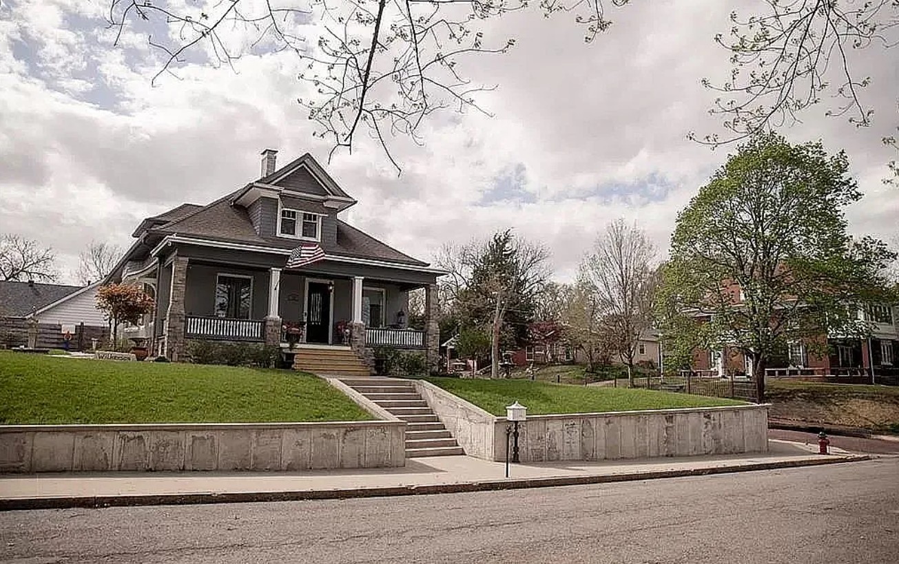 3 Bedroom House For Sale By Owner in Atchison, KS 