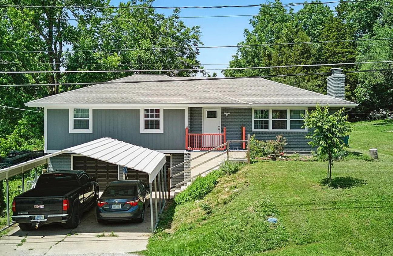 3 Bedroom House For Sale By Owner in Kansas City, KS 
