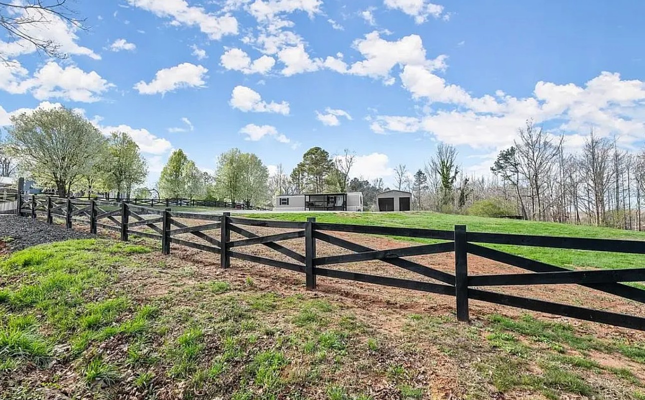 Home and Land For Sale By Owner in Cornelia, GA 