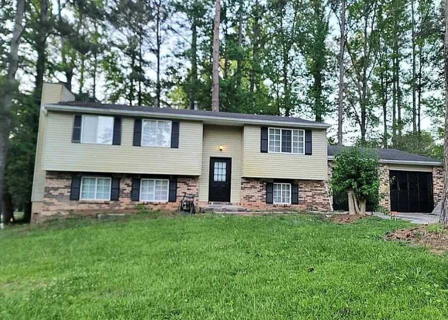3 Bedroom House For Sale By Owner in Stone Mountain, GA 