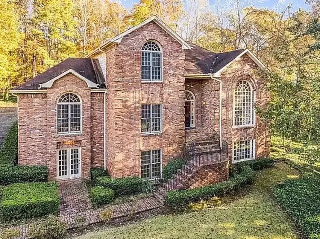 5 Bedroom House For Sale By Owner in Powder Springs, GA 