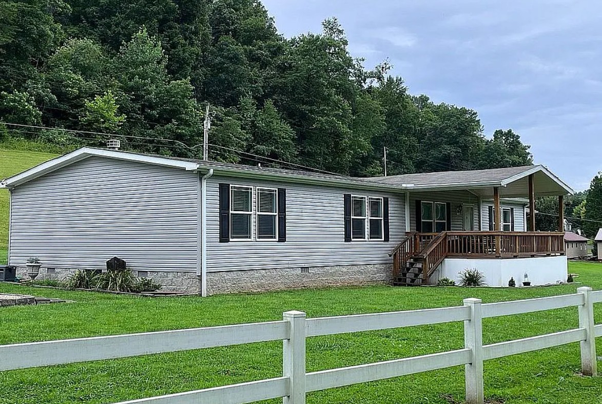 3 Bedroom House For Sale By Owner in Garrison, KY 