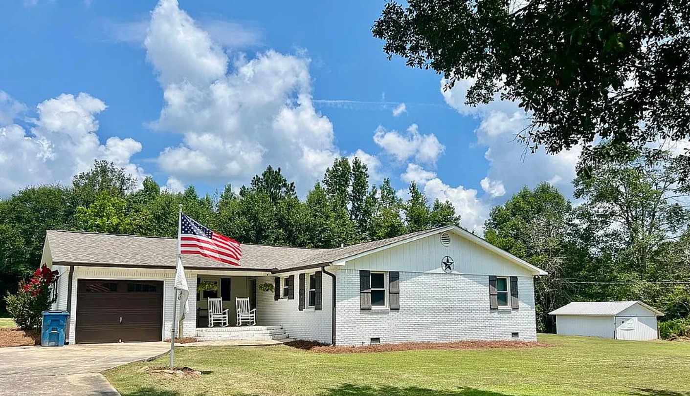 4 Bedroom House For Sale By Owner in Guntersville, AL