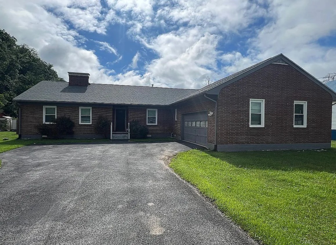 3 Bedroom House For Sale By Owner in Bluefield, WV