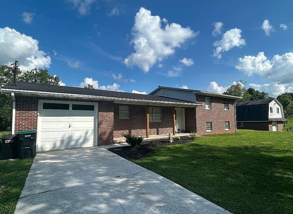 4 Bedroom House For Sale By Owner in Sandyville, WV 