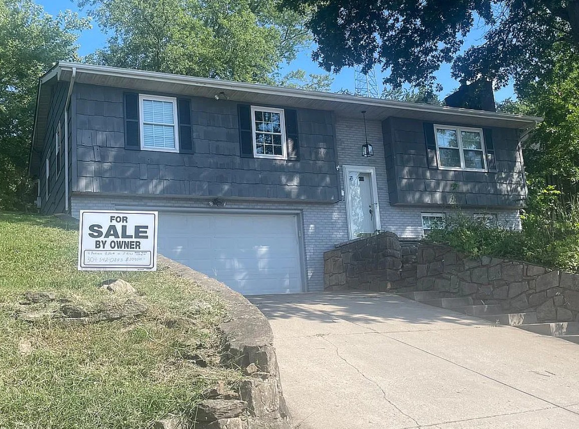 4 Bedroom House For Sale By Owner in Nitro, WV