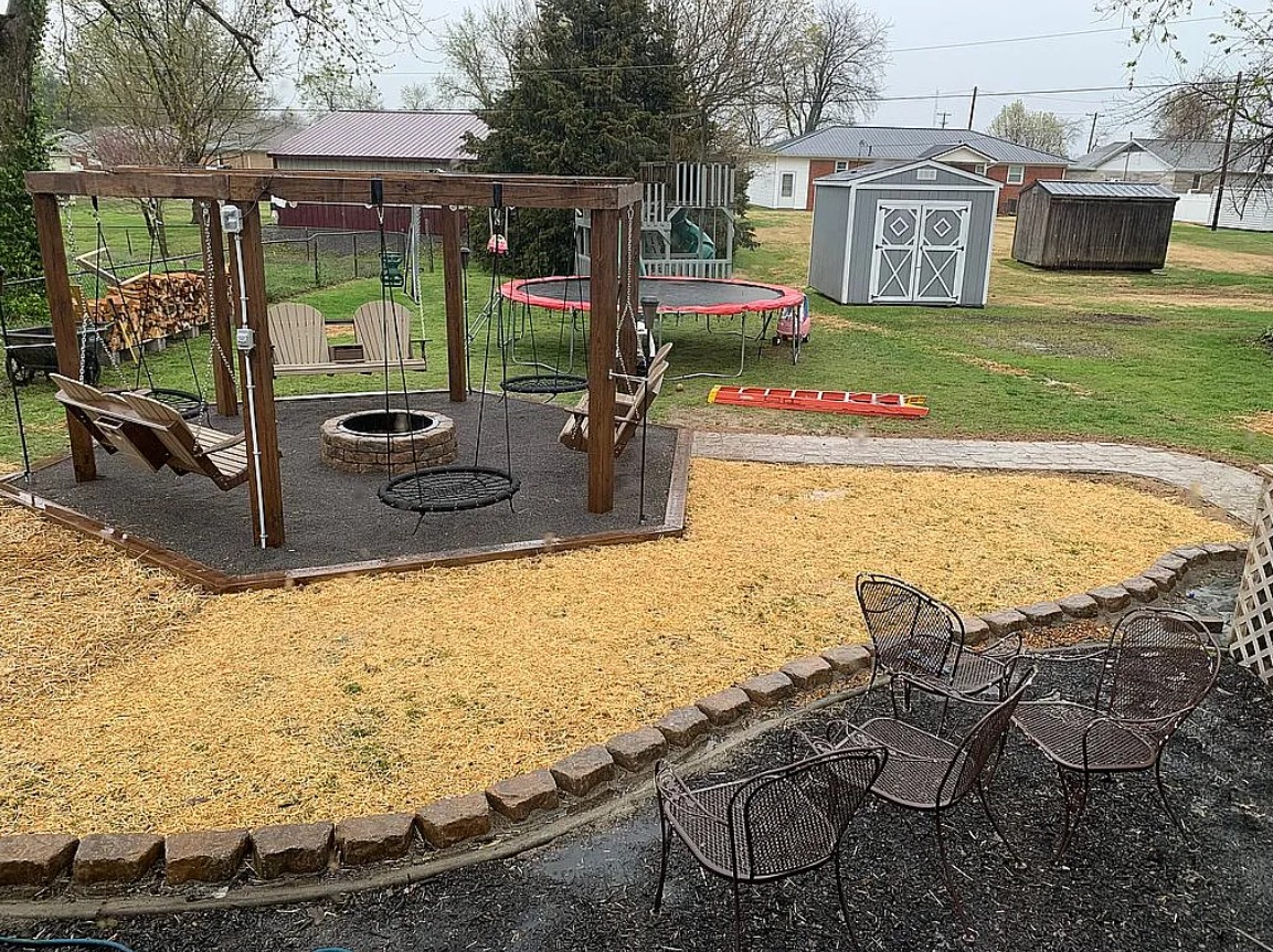 4 Bedroom House For Sale By Owner in La Center, KY 