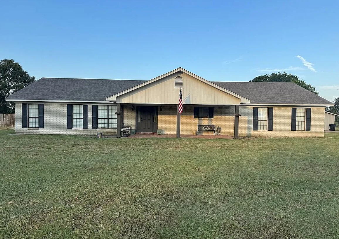 3 Bedroom House For Sale By Owner in Greenville, MS
