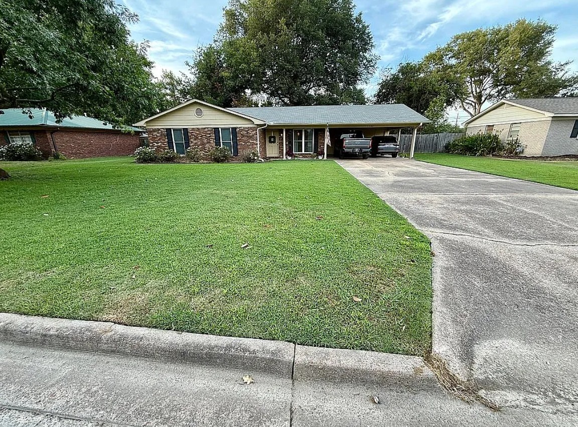 3 Bedroom House For Sale By Owner in Cleveland, MS