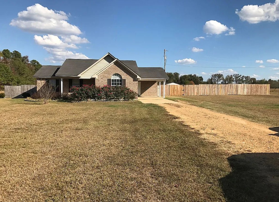 4 Bedroom House For Sale By Owner in Caledonia, MS 