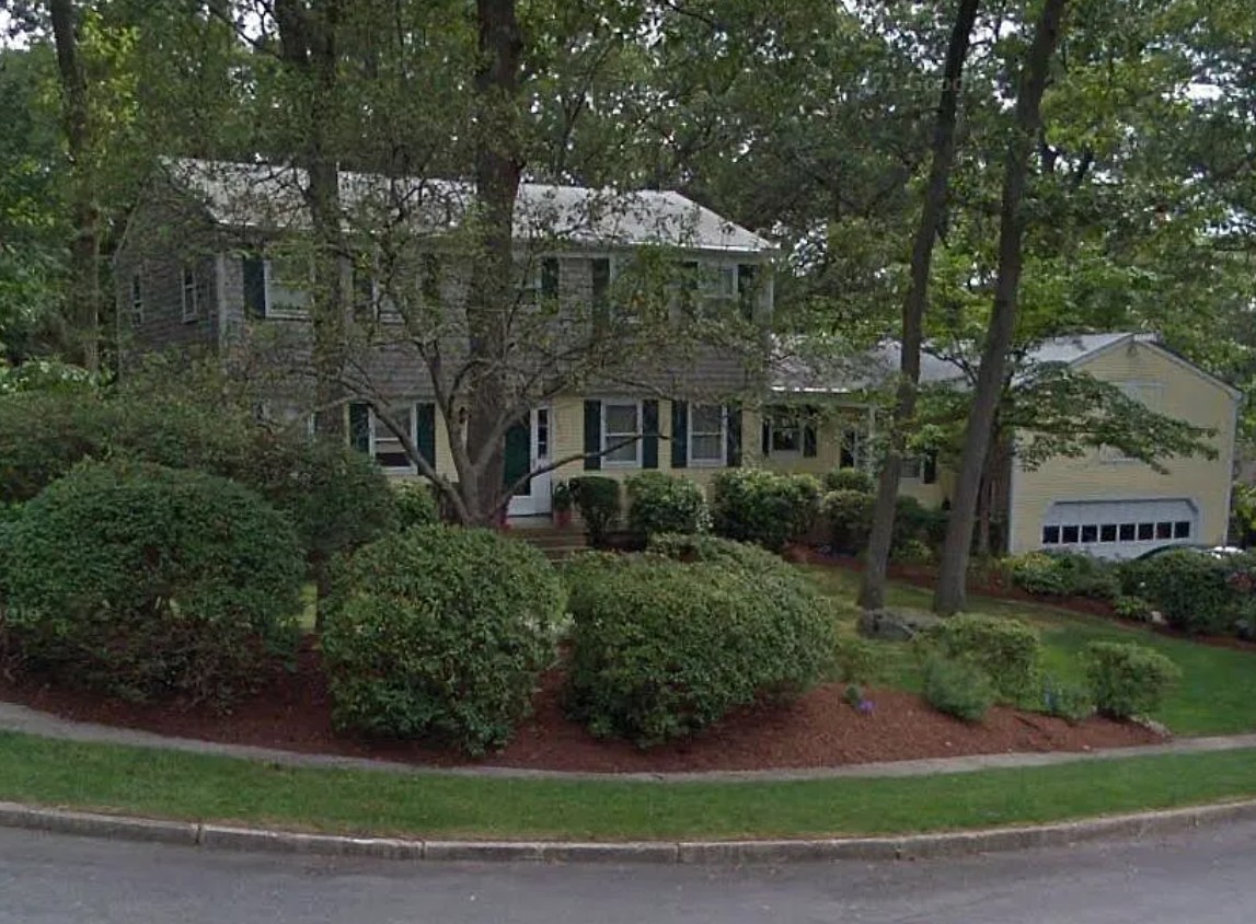 4 Bedroom House For Sale By Owner in Warwick, RI