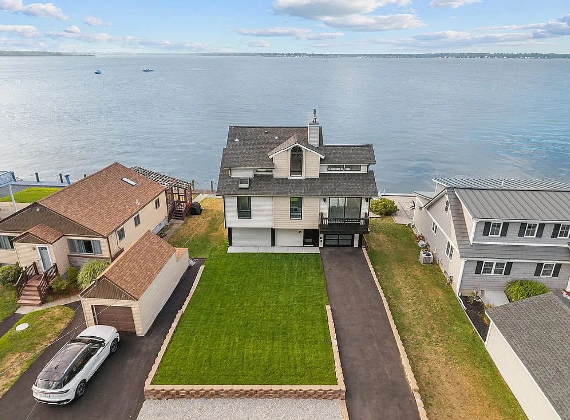 Oceanfront House For Sale By Owner in Warwick, RI