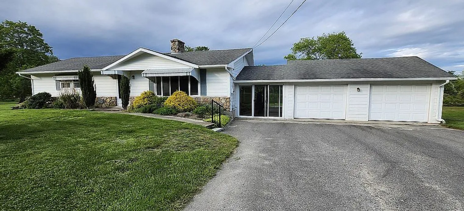 2 Bedroom House For Sale By Owner in Little Compton, RI