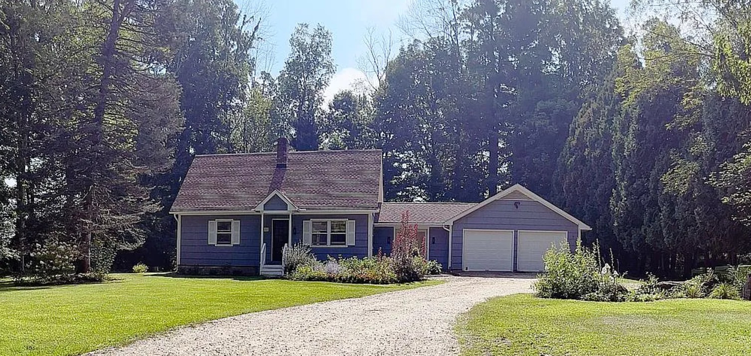 3 Bedroom House For Sale By Owner in Canaan, CT 