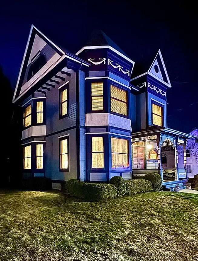 Victorian Mansionette For Sale By Owner in New Milford, CT 