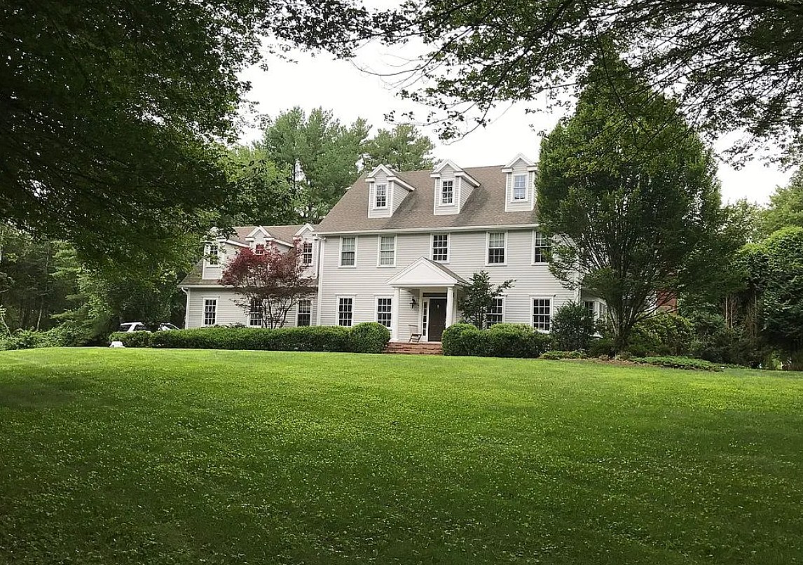 4 Bedroom House For Sale By Owner in Stonington, CT 