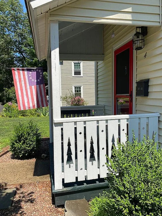 2 Bedroom House For Sale By Owner in Simsbury, CT 
