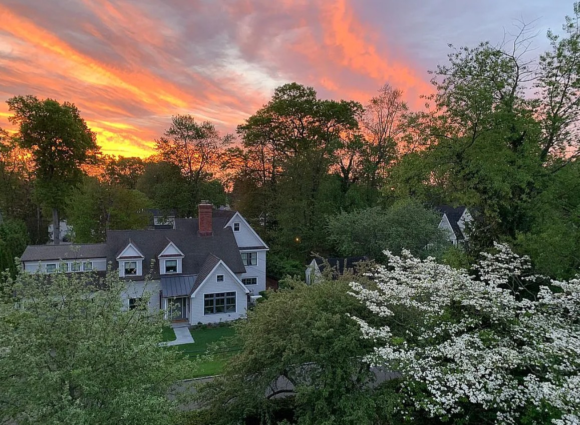 7 Bedroom Estate For Sale By Owner in Old Greenwich, CT 
