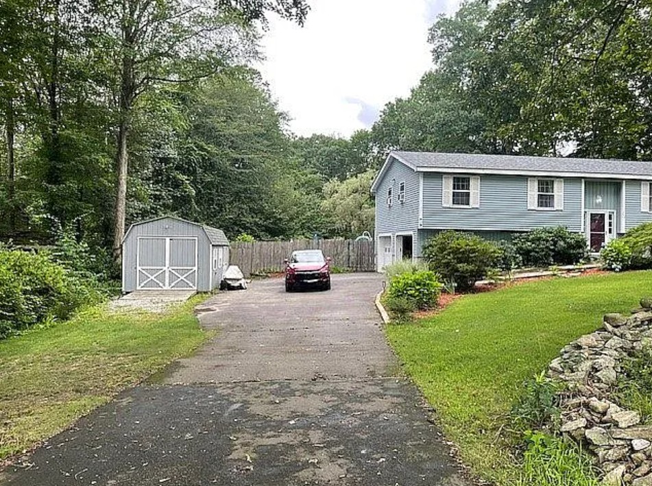 3 Bedroom House For Sale By Owner in Higganum, CT 
