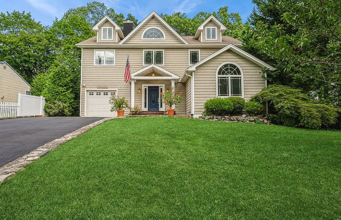 4 Bedroom House For Sale By Owner in Ardsley, NY 
