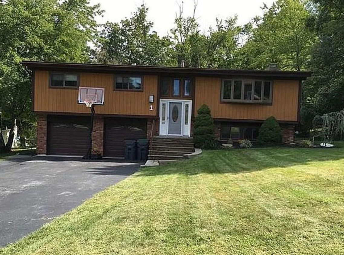 4 Bedroom House For Sale By Owner in Highland Mills, NY 