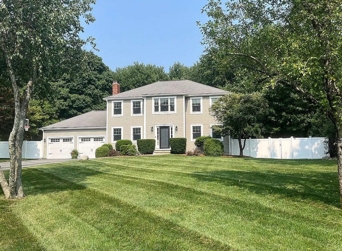 4 Bedroom House For Sale By Owner in Mansfield, MA
