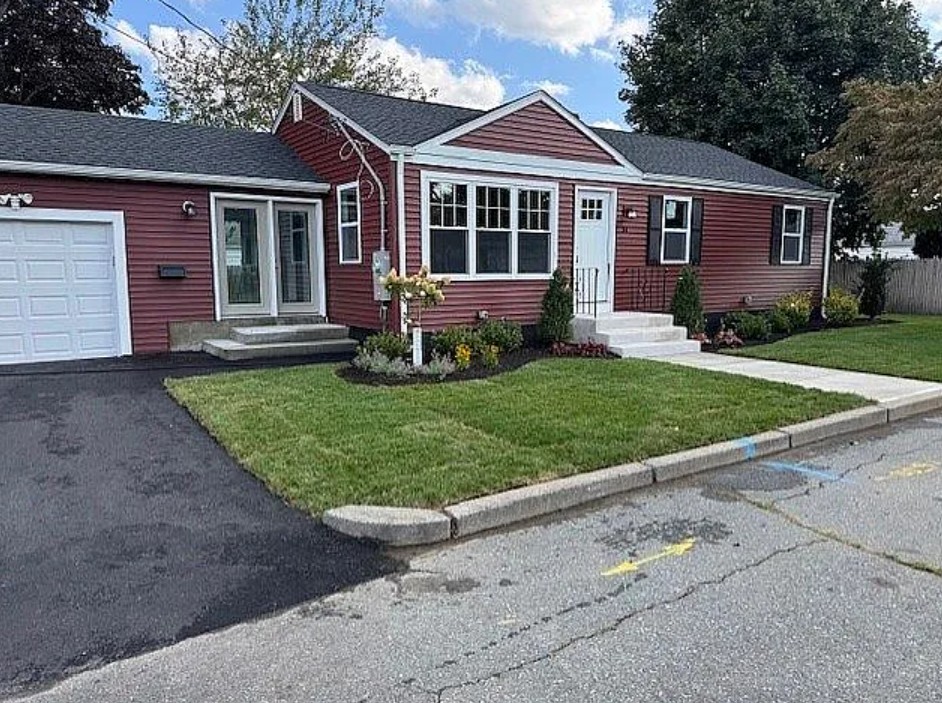 3 Bedroom House For Sale By Owner in Cranston, RI 