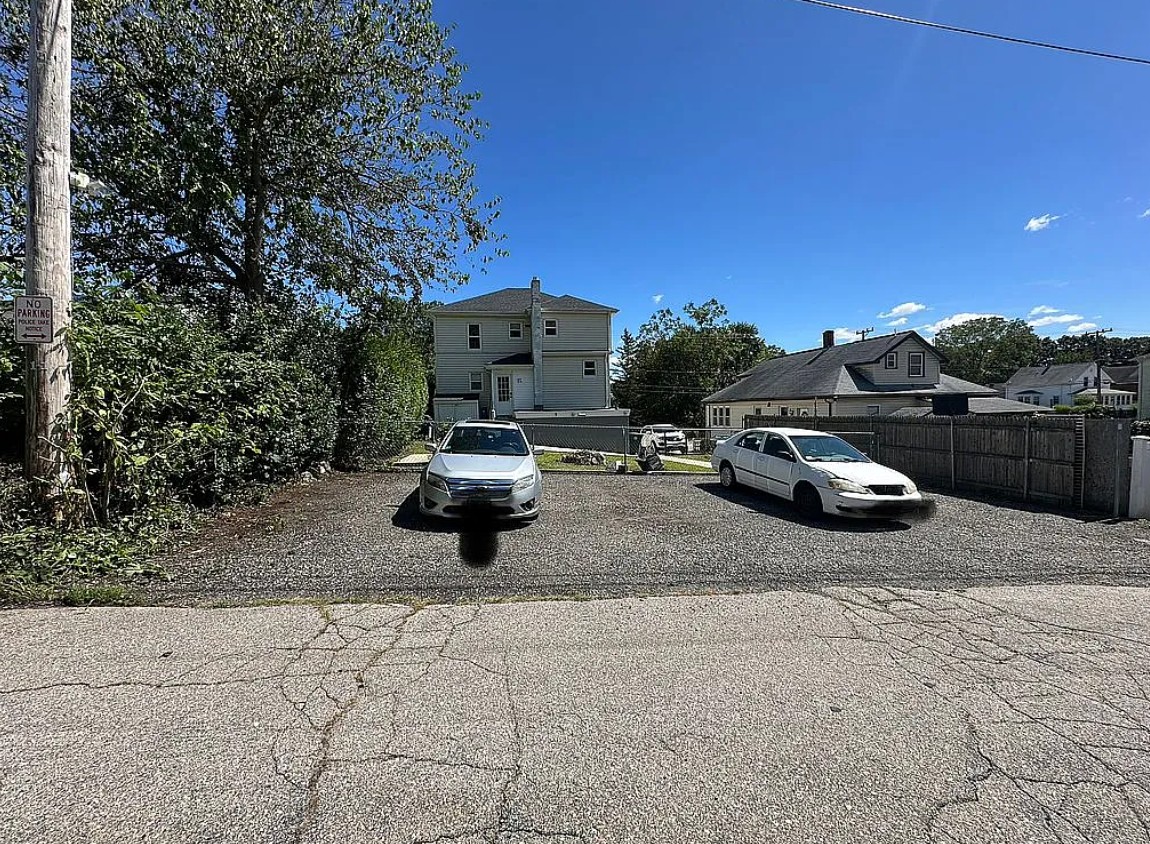 5 Bedroom House For Sale By Owner in Coventry, RI 
