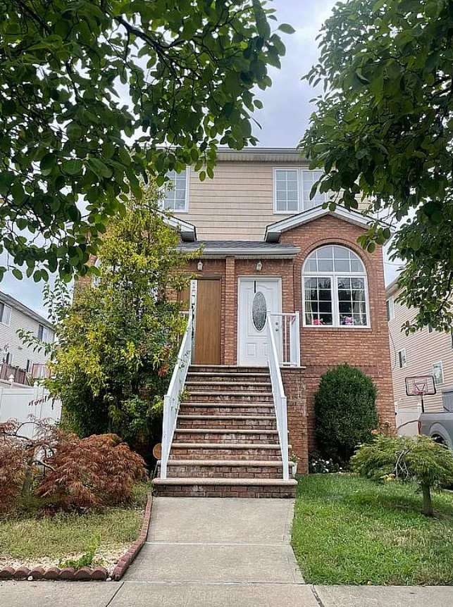 3 Bedroom House For Sale By Owner in Staten Island, NY 