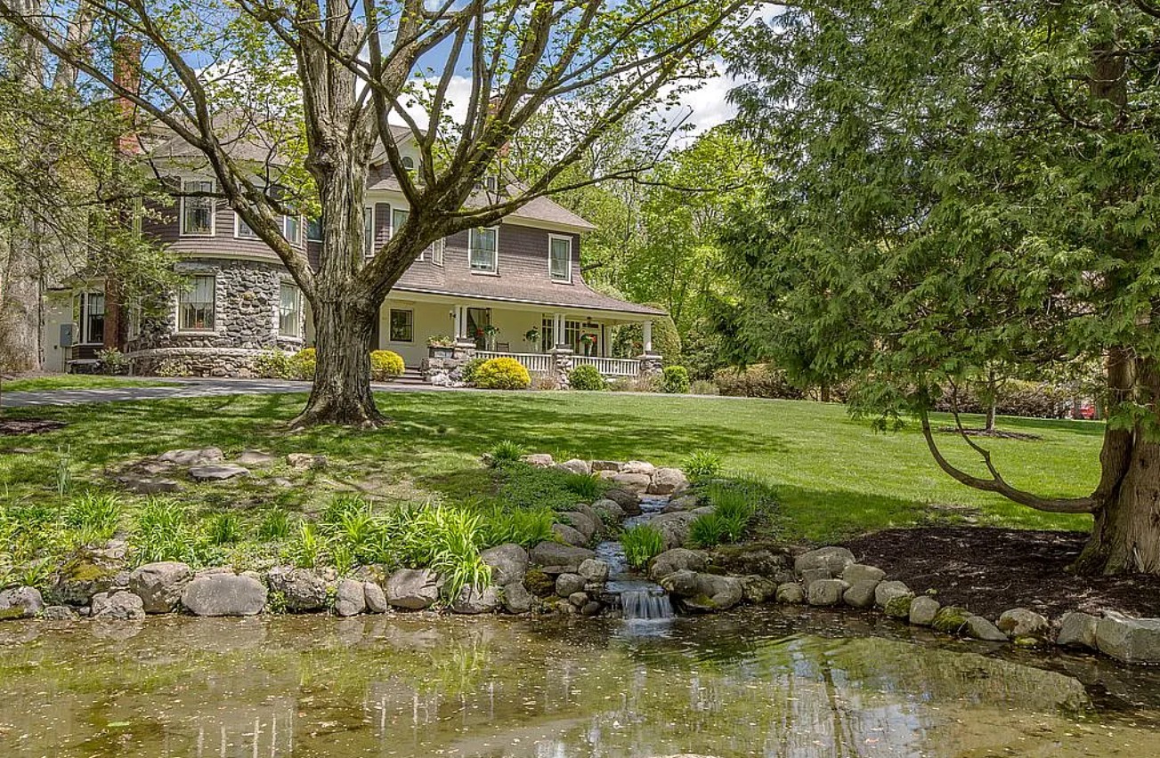 Queen Anne Style House For Sale By Owner in Amsterdam, NY 