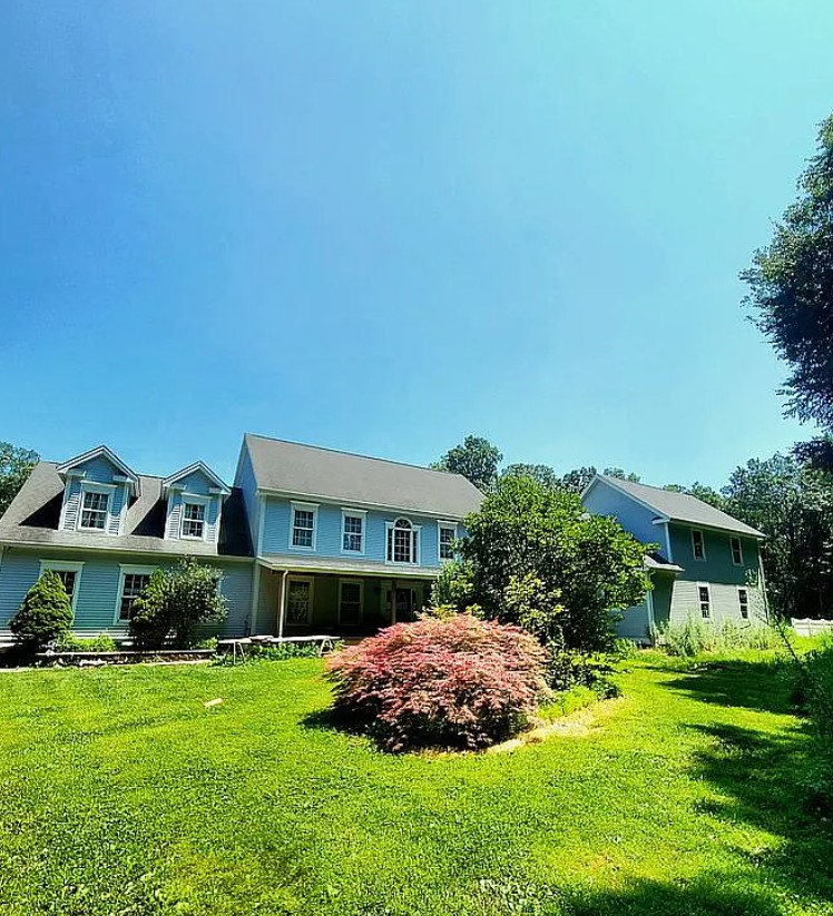 5 Bedroom House For Sale By Owner in Colchester, CT 
