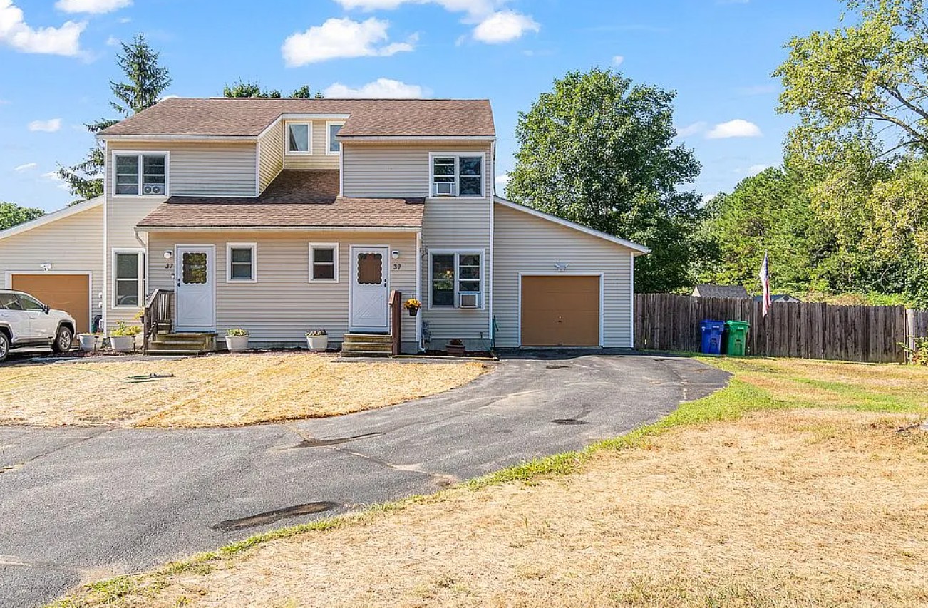 2 Bedroom House For Sale By Owner in Colchester, VT 