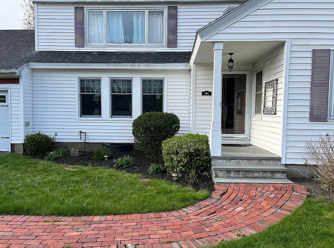 4 Bedroom House For Sale By Owner in Manchester, NH 