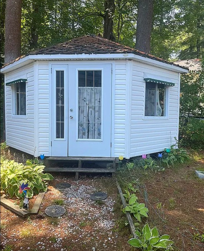 Beaver Lake House For Sale By Owner in Derry, NH 