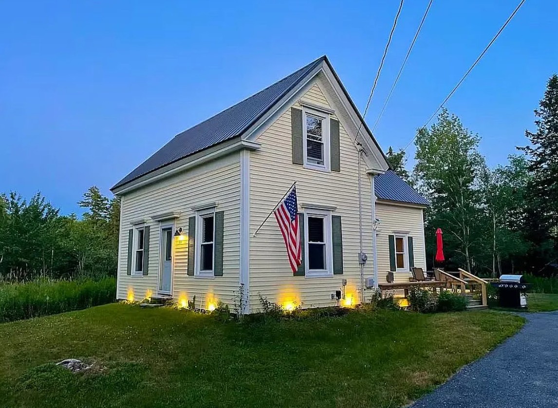 3 Bedroom House For Sale By Owner in Hancock, ME 
