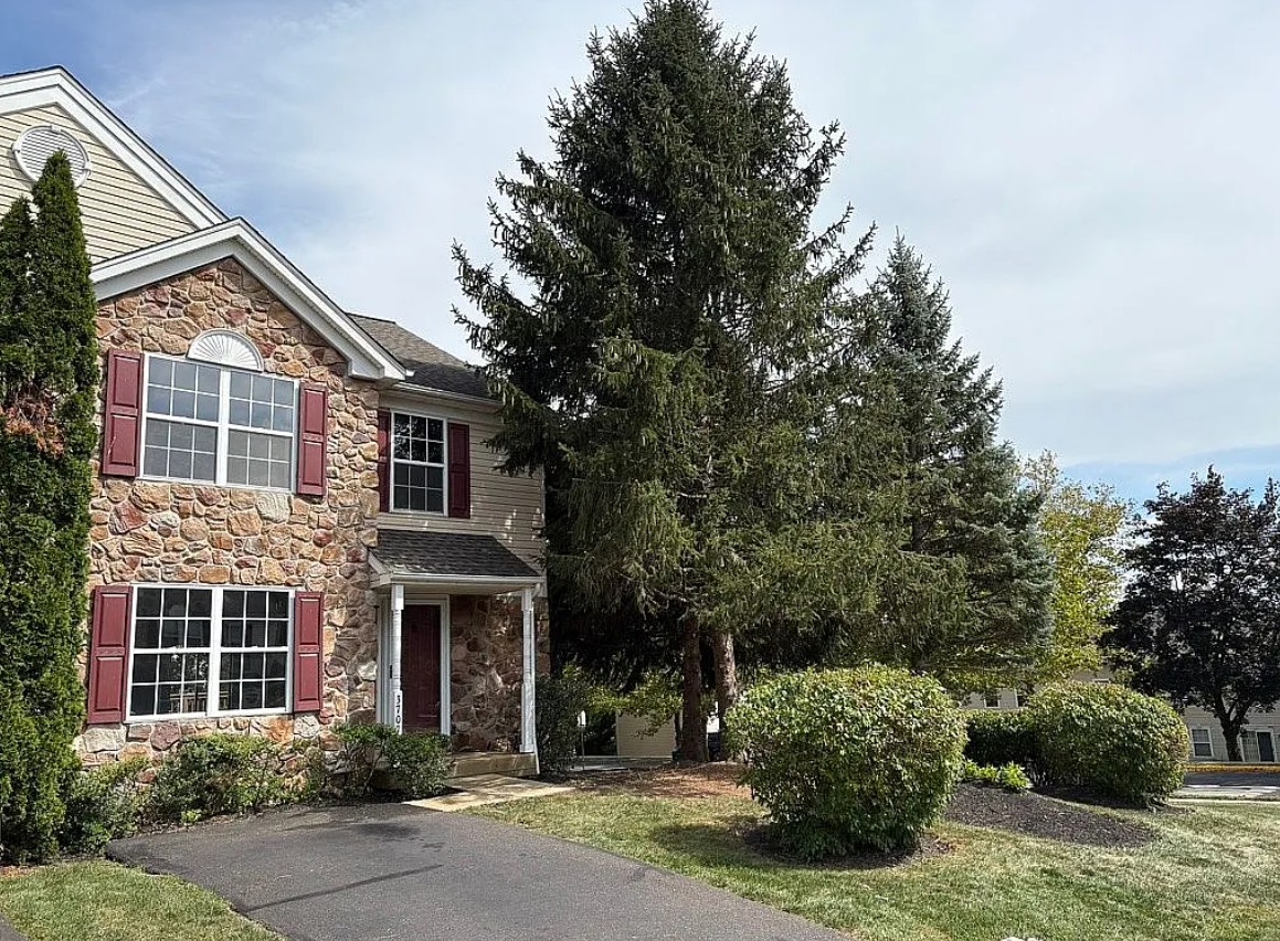 3 Bedroom Townhouse For Sale By Owner in Doylestown, PA
