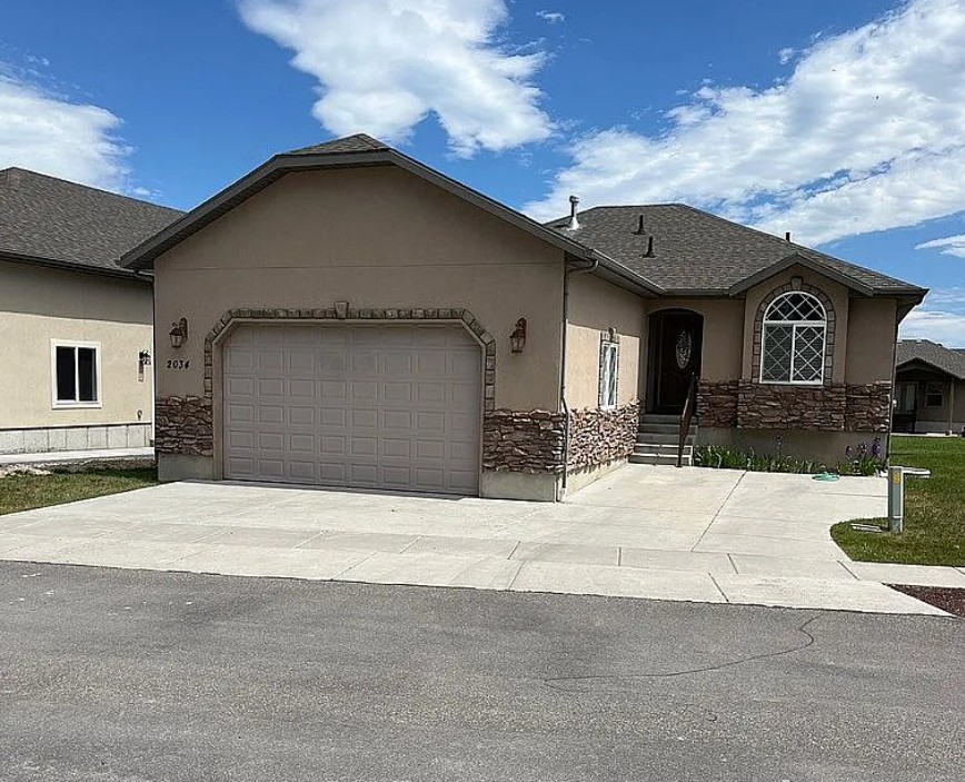 5 Bedroom House For Sale By Owner in Garden City, UT 