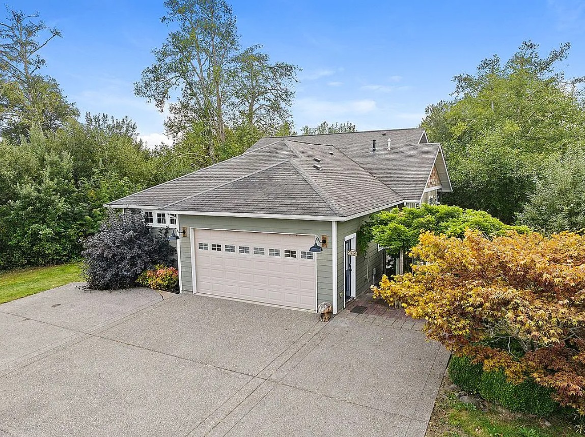 4 Bedroom House For Sale By Owner in Warrenton, OR 