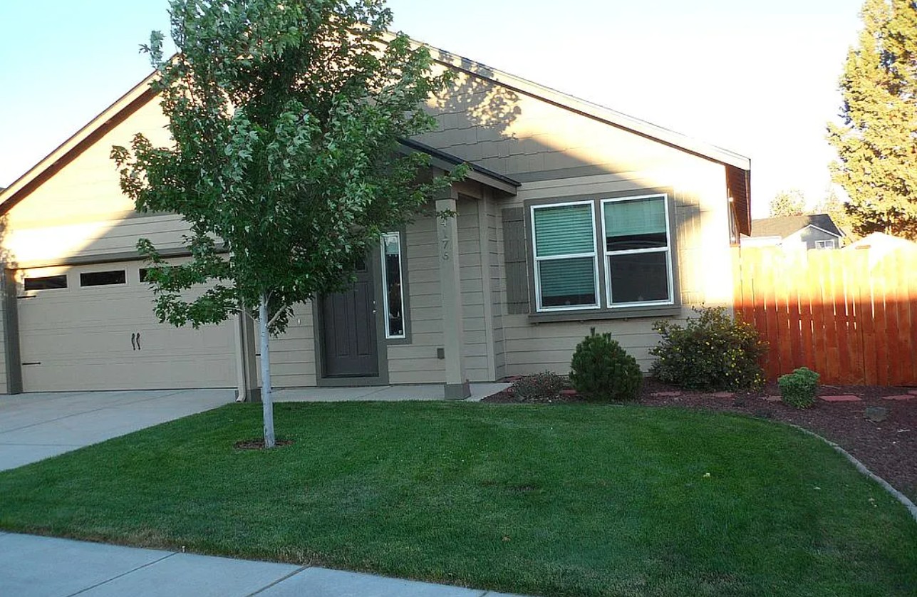 3 Bedroom House For Sale By Owner in Redmond, OR 