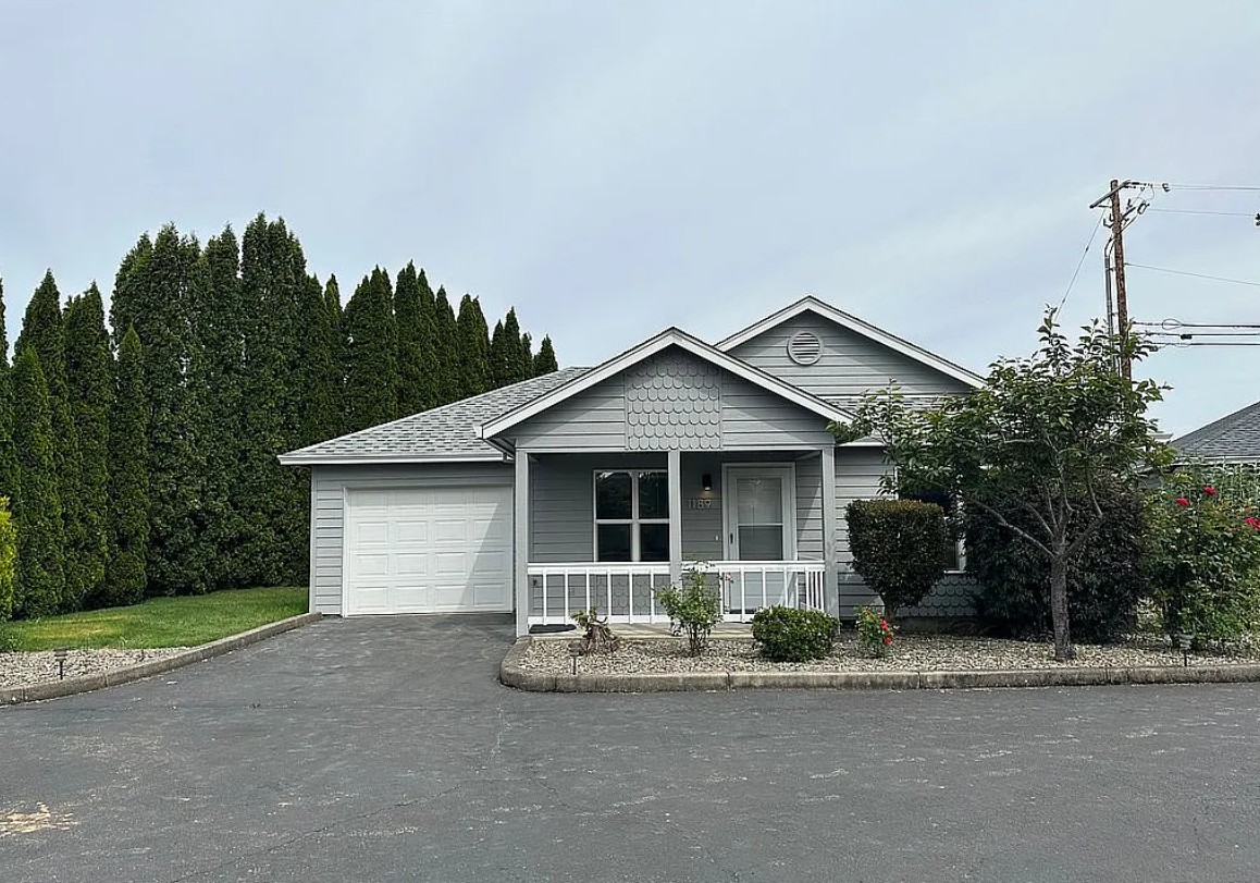 2 Bedroom House For Sale By Owner in Roseburg, OR