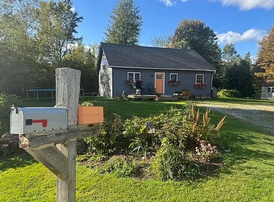 2 Bedroom House For Sale By Owner in Holland, VT