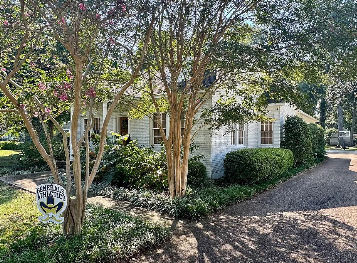 4 Bedroom House For Sale By Owner in Greenville, MS 