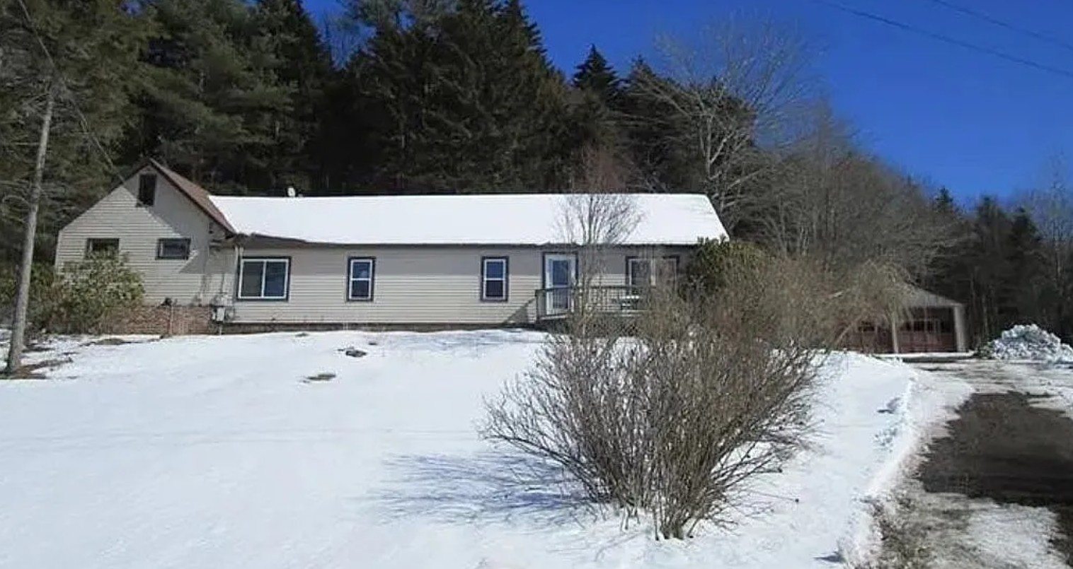 3 Bedroom House For Sale By Owner in Brunswick, ME