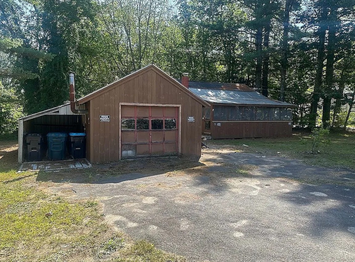 2 Bedroom House For Sale By Owner in Cumberland, ME