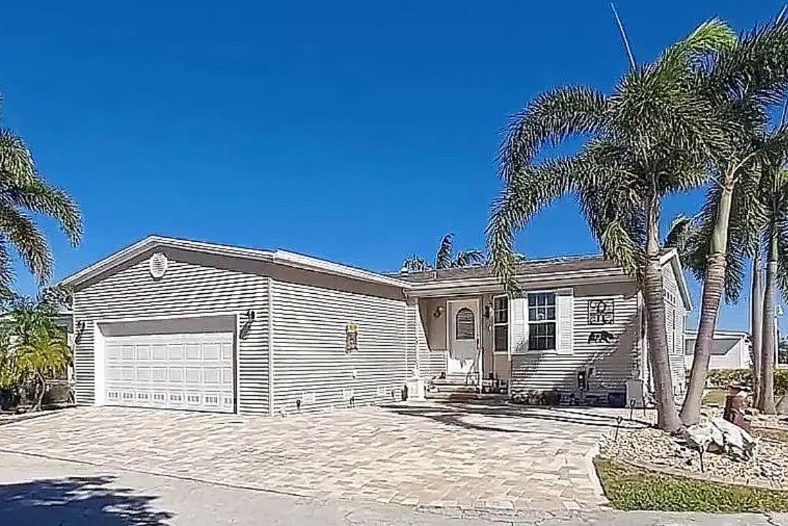 3 Bedroom House For Sale By Owner in Fort Myers, FL