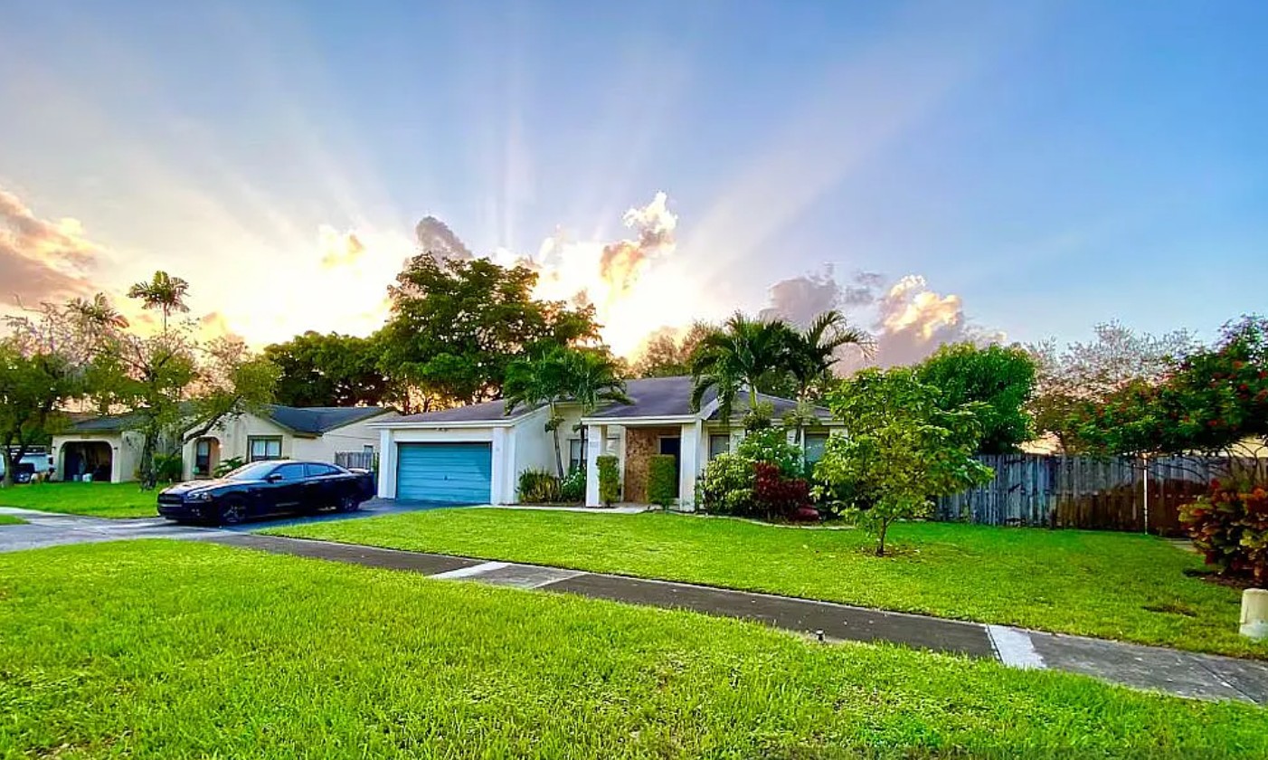 3 Bedroom House For Sale By Owner in Cooper City, FL