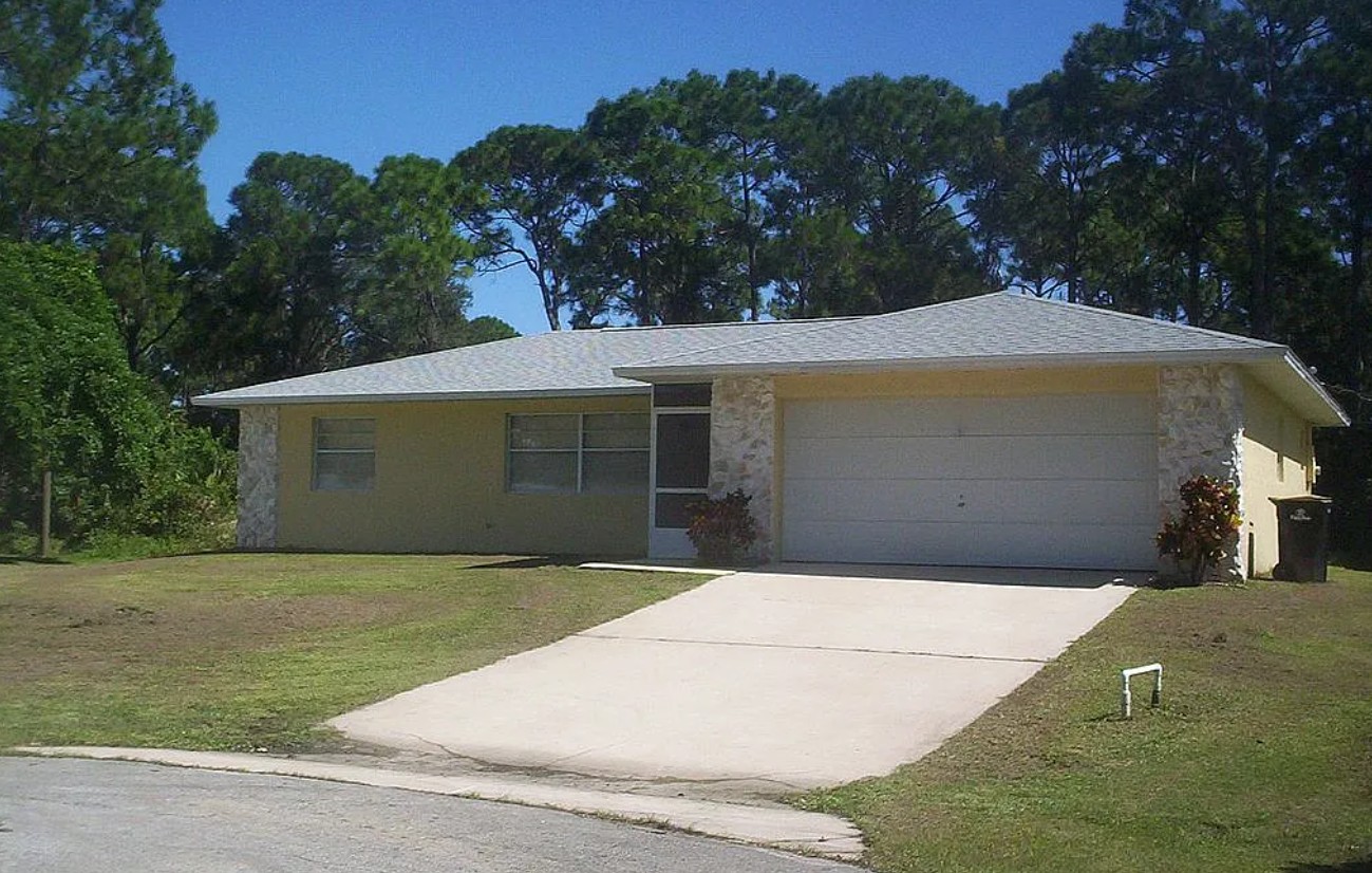 3 Bedroom House For Sale By Owner in Palm Bay, FL