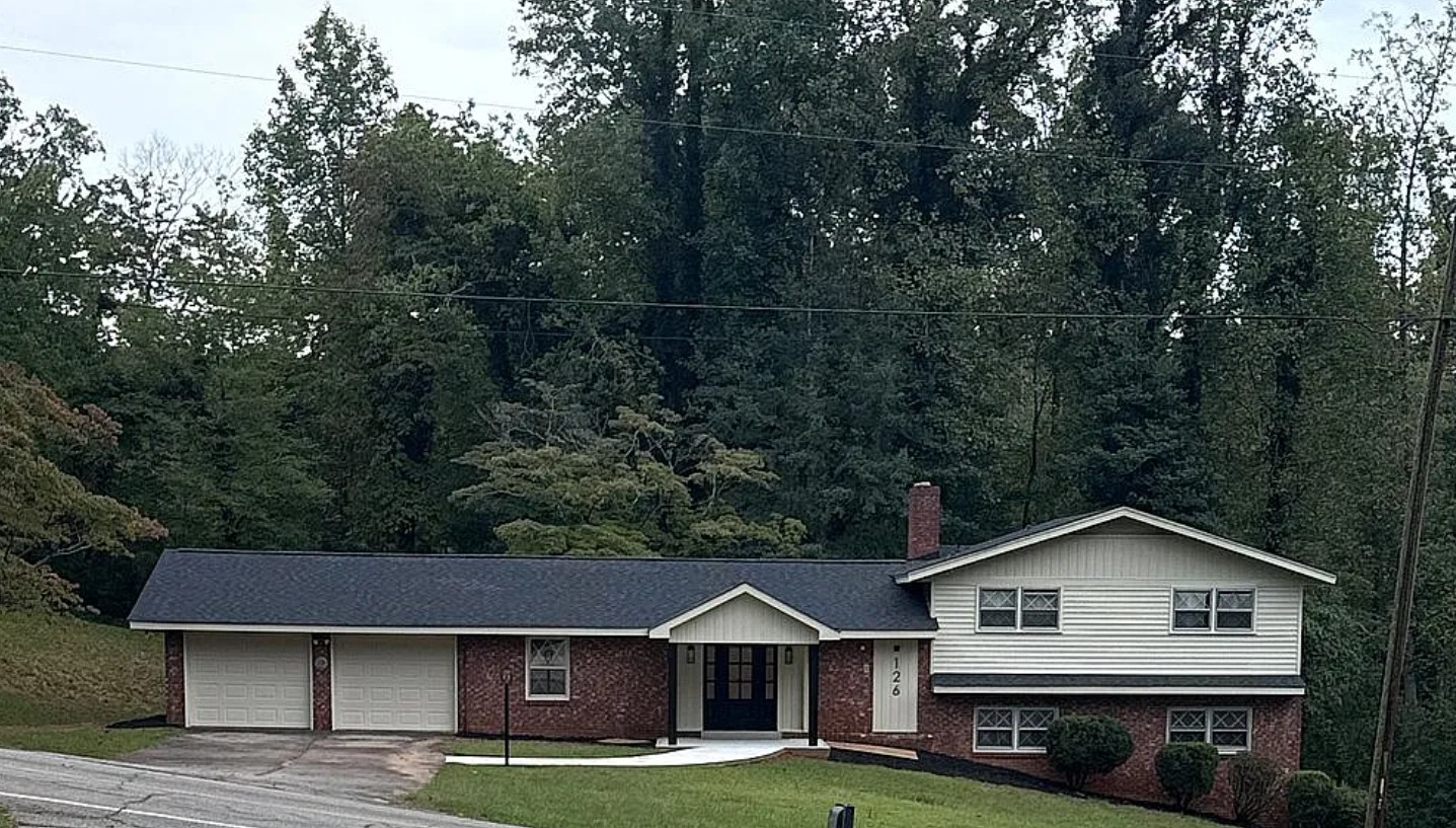 4 Bedroom House For Sale By Owner in Seneca, SC